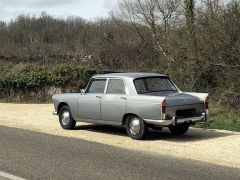 Louer une PEUGEOT 404 de de 1964 (Photo 2)