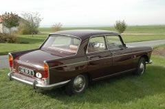 Louer une PEUGEOT 404 de de 1968 (Photo 3)