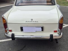 Louer une PEUGEOT 404 de de 1971 (Photo 3)