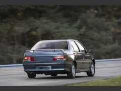 Louer une PEUGEOT 405 Mi16 de de 1989 (Photo 2)