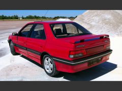 Louer une PEUGEOT 405 Mi16 de de 1990 (Photo 3)