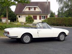 Louer une PEUGEOT 504  de de 1972 (Photo 4)