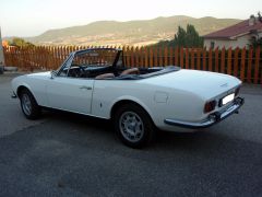 Louer une PEUGEOT 504 Cabriolet de de 1973 (Photo 3)