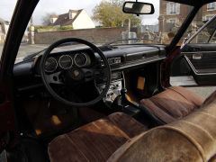 Louer une PEUGEOT 504 Coupé de de 1973 (Photo 3)