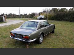 Louer une PEUGEOT 504 Coupé de de 1978 (Photo 3)