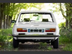 Louer une PEUGEOT 504 Coupé de de 1979 (Photo 3)