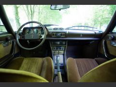 Louer une PEUGEOT 504 Coupé de de 1979 (Photo 4)