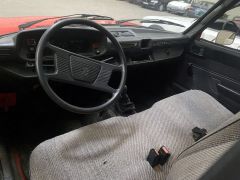 Louer une PEUGEOT 504 Pick Up Dangel de de 1987 (Photo 5)