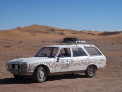 Louer une PEUGEOT 504 Safari de de 1979 (Photo 1)