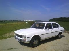 Louer une PEUGEOT 504 SRD de 1981 (Photo 0)