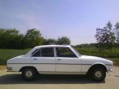 Louer une PEUGEOT 504 SRD de de 1981 (Photo 2)