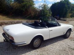 PEUGEOT 504 de 1976 en location pour mariage en Charente-Maritime