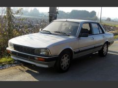 Louer une PEUGEOT 505 V6 de de 1987 (Photo 1)