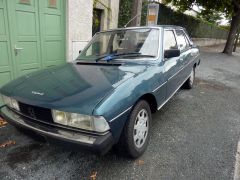 Louer une PEUGEOT 604 TD de de 1979 (Photo 2)