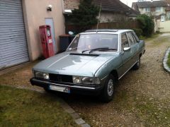 Louer une PEUGEOT 604 V6 SL de 1978 (Photo 0)