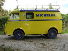 Louer une PEUGEOT D4B Michelin de de 1961 (Photo 2)