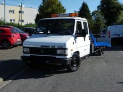 Louer une PEUGEOT J5 Dépanneuse de de 1990 (Photo 1)