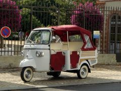 Louer une PIAGGIO Tuk Tuk  de de 2000 (Photo 2)