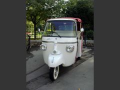 Louer une PIAGGIO Tuk Tuk  de de 2000 (Photo 4)
