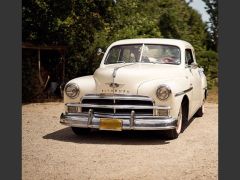 PLYMOUTH Deluxe Fastback de 1950 en location pour mariage dans l'Essonne