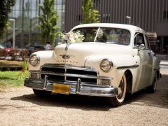 PLYMOUTH Deluxe Fastback de 1950 en location pour mariage dans l'Essonne