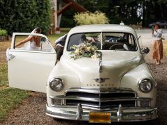 PLYMOUTH Deluxe Fastback de 1950 en location pour mariage dans l'Essonne