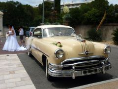 Louer une PONTIAC Chieftain 8  de 1954 (Photo 1)