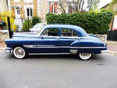 Louer une PONTIAC CHIEFTAIN 8 de de 1952 (Photo 1)