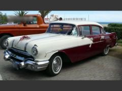 Louer une PONTIAC Chieftain de 1956 (Photo 1)