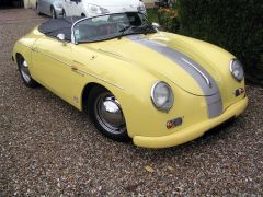 Louer une PORSCHE 356  Replique de de 1975 (Photo 1)