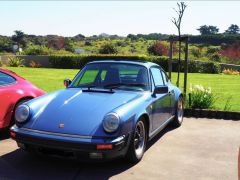 Louer une PORSCHE 911 Carrera 3L2 de de 1989 (Photo 1)