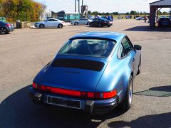 Louer une PORSCHE 911 Carrera 3L2 de de 1989 (Photo 2)