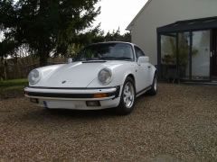 Louer une PORSCHE 911 Carrera de de 1985 (Photo 1)