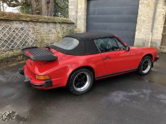 Louer une PORSCHE 911 SC Cabriolet  de de 1983 (Photo 4)