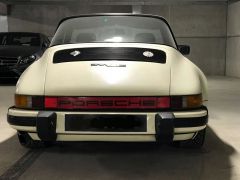 Louer une PORSCHE 911 Targa   de de 1982 (Photo 3)
