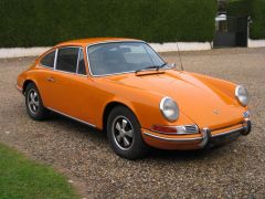 Louer une PORSCHE 911 de de 1970 (Photo 1)