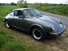 Louer une PORSCHE 911 de de 1987 (Photo 1)