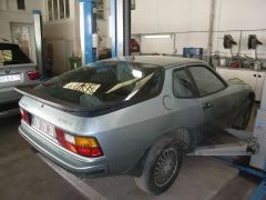 Louer une PORSCHE 924 de de 1985 (Photo 1)