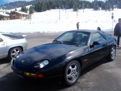 Louer une PORSCHE 928 320 CV de 1988 (Photo 1)