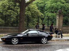 Louer une PORSCHE 928 320 CV de de 1988 (Photo 3)