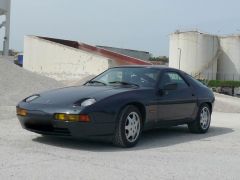 Louer une PORSCHE 928 S4 320CV de de 1980 (Photo 1)