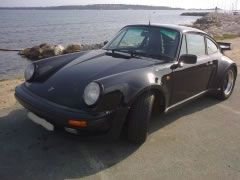 Louer une PORSCHE 930 turbo (300 CV) de de 1985 (Photo 1)