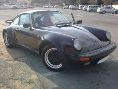 Louer une PORSCHE 930 turbo (300 CV) de de 1985 (Photo 3)