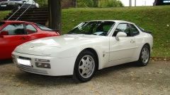 Louer une PORSCHE 944 S2 (211 CV) de 1989 (Photo 0)