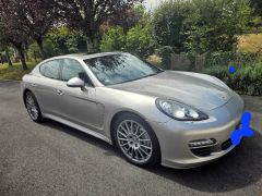 Louer une PORSCHE Panamera de de 2000 (Photo 1)