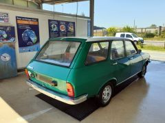 Louer une RENAULT 12 Break TL de de 1977 (Photo 3)