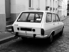 Louer une RENAULT 12 Break de de 1974 (Photo 2)