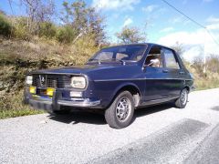 Louer une RENAULT 12 de de 1973 (Photo 1)