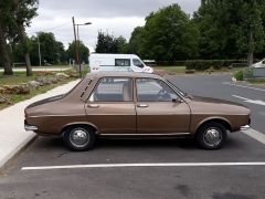 Louer une RENAULT 12 de de 1974 (Photo 3)