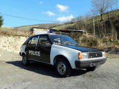 Louer une RENAULT 14 TS Police de 1982 (Photo 1)